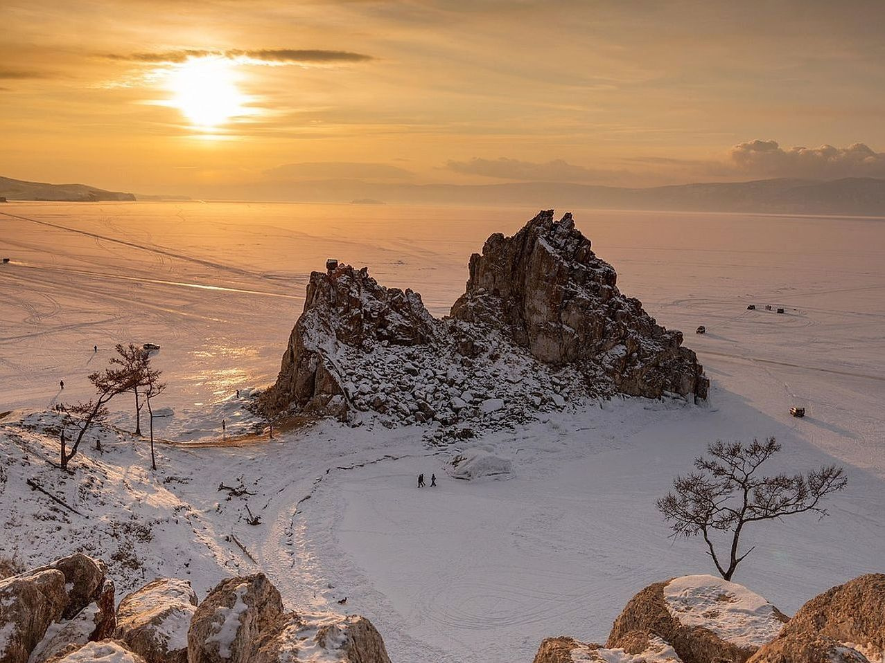 Terra nuda e aperta al di sopra degli ultimi alberi